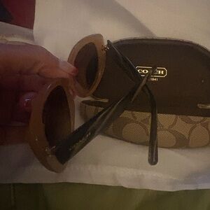 Coach Round Sunglasses in Brown and dark brown arms with Signature Case